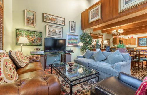 Townhouse Art Gallery in Mammoth's Best Location - Photo 3