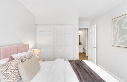 Vacation Home in Vegas w Pool 2 mile to Strip - Foto 16