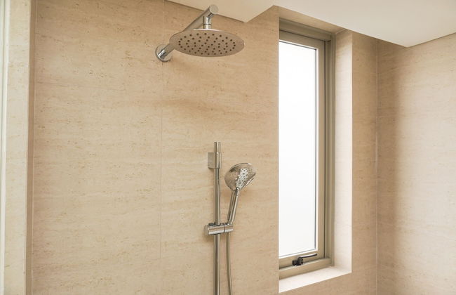 Modern Look And Nice 2Br Gold Coast Apartment Near Pik - Foto 20