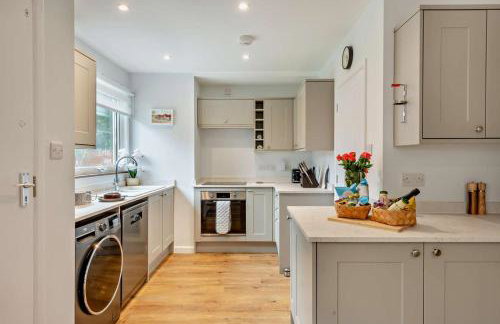 3 Bed in Acton oc-c28929 - Photo 7