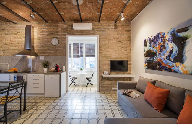 Happy People Gaudi Sant Pau - Foto 78