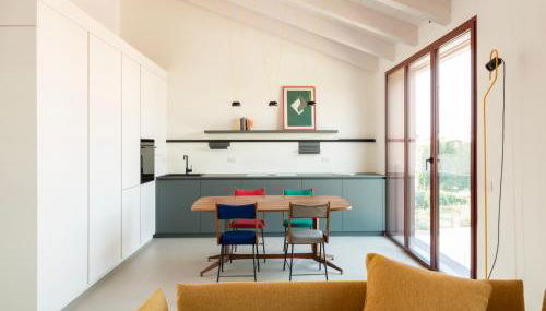 Molly Apartments - Photo 2