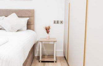 The Abbey Apartment - 1BR Apt with Dedicated Workspace, Fast Wifi & Stylish Kitchen Island & Free Secure Underground Parking - Foto 67