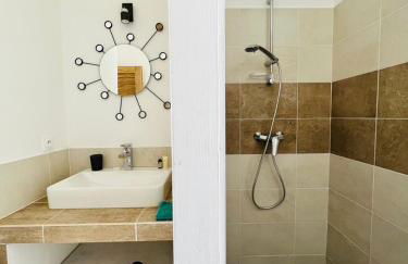 LOGIS DES ROCHES - 2 VILLAS VUE EXCEPTIONNELLE - Le Petit Chevalet, Le Grand Sabouillon - Foto 6