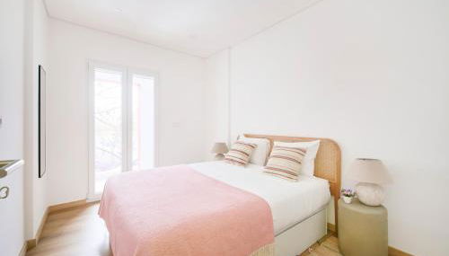 Beachside Modern Flat with AC, By TimeCooler - Foto 2