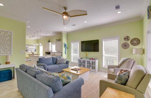 Steps to Shore! Just Beachy Home with Deck and Views - Foto 13