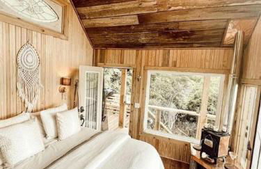 Stunning Pet-Friendly Treehouse for Relaxing Glamping Retreats in North Carolina - Foto 74