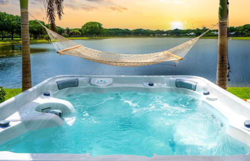 Waterfront Villa with Beach, Pool, Cinema, Game Room and Tiki - Foto 4