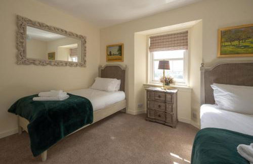 Stormont House - Photo 13