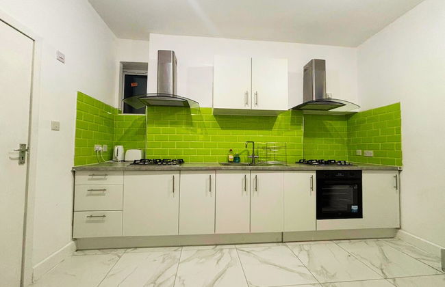 PRIVATE ROOMs In TOWN CENTRE FREE PARKING WIFI AND PATIO WITH AA STAY LTD - Foto 15