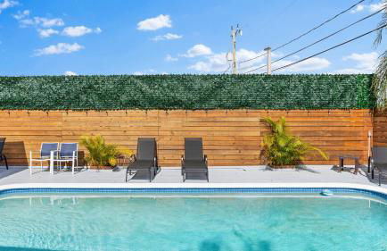 Oakland Oasis 4BDHeated PoolSpa5min to beach - Photo 29