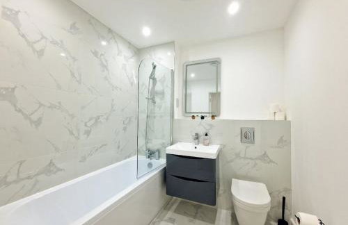 The Romford Luxe Haven - Fully Furnished 2BR - Foto 13