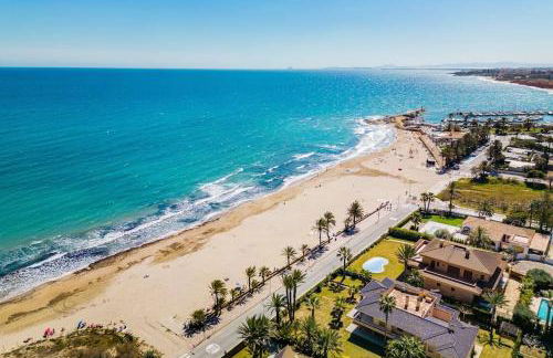 Entire Large Villa next to Award-winning beach - Foto 6