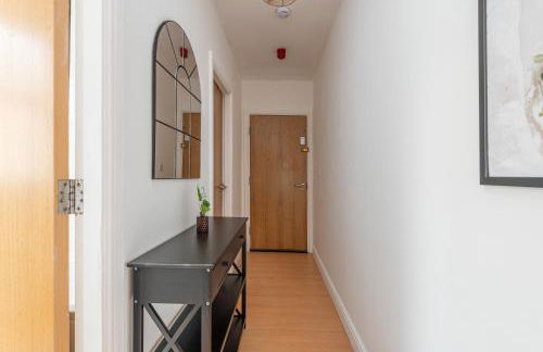 3-Bed Serviced Apt near M62, Leeds - Ideal for Up to 6 Guests - Long Stay Options - Free Parking and Wifi - Foto 11