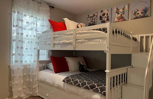 Luxurious Grand Park Family Home with Game Room and XBox - Foto 33