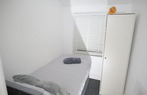 3 BR- King size bed, Netflix, Garden FREE Parking - Foto 42