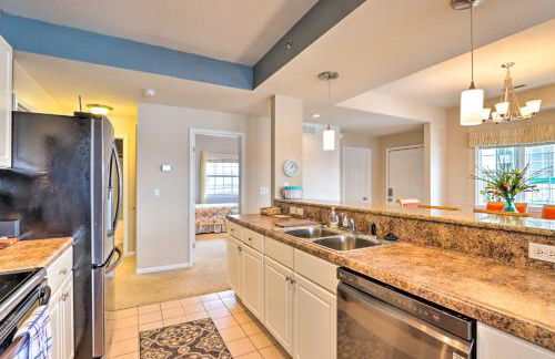 Pool Access Waterfront Lake Ozark Condo with Patio - Foto 8