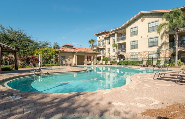 10 miles to Disney World, 2 pools, fitness room, WiFi, balcony, washer, dryer, kitchen - Foto 31