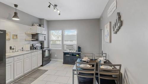 Pet&Baby Friendly 2BR w- in-unit Laundry WIFI - Foto 3