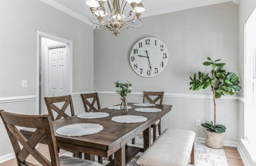 Country Haven - Hot Tub & Pool! Game Room, King Beds, Mins 2 dwtn - Foto 20