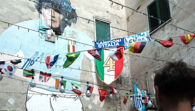 Un gran graffiti de Diego Armando Maradona