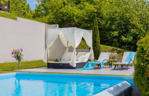 Villa Plešivica view - Infinity Pool & Private Spa - Photo 3