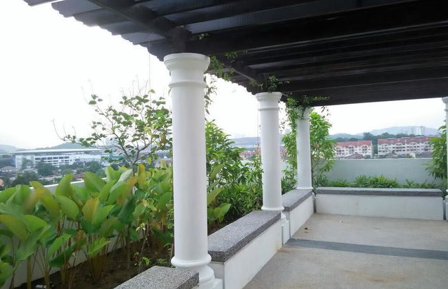 Cozy Crib at 7 Tree Seven Residence - Photo 30