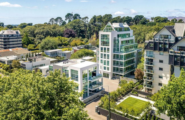 The Carlton Apartments - Foto 1