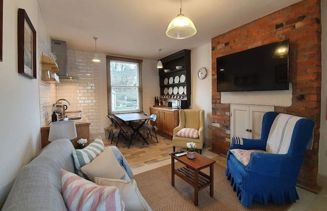 Stylish Town Centre Apartments - Photo 49