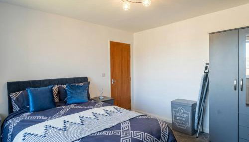 Family-Friendly Detached House Near Leeds and Bradford with Garden - Foto 4