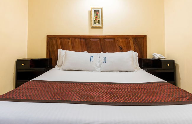 Blue Pearl Apartments - Photo 7