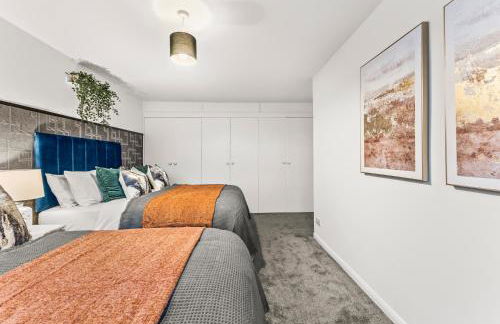 Elegant Retreat in Cheltenham - Garden & Parking Included - Foto 31