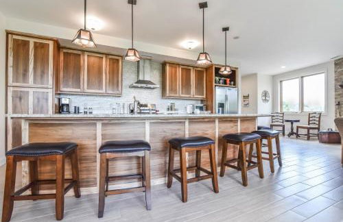 Skytop Chalet Pet Friendly, Hot Tub and Views - Foto 10