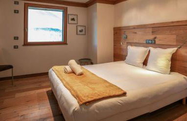 Les Ecureuils -Rénové 100m2 - 8per - Skis aux Pieds - Vue sur la Montagne - Foto 17