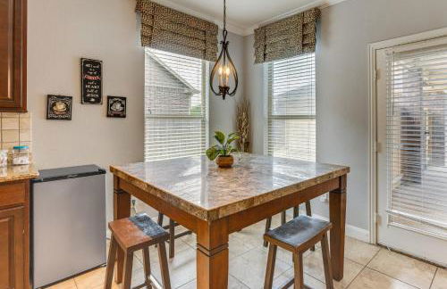 Pet-Friendly Home with Patio and Yard in Rosharon - Foto 5