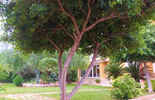 Chalet con gran jardin y piscina privada - Foto 11