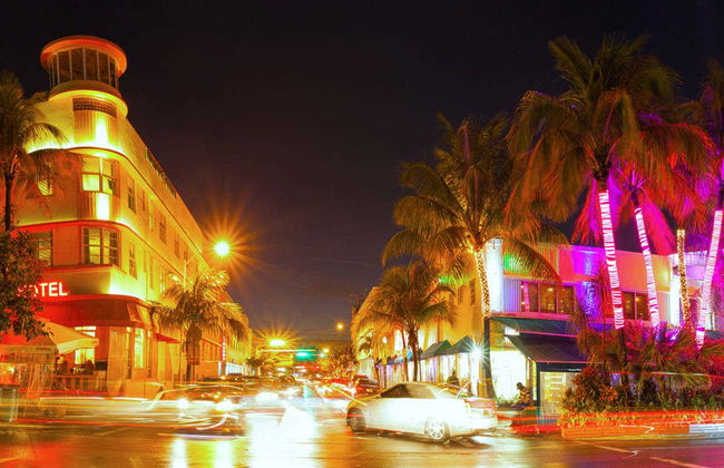 Miami Night Bus Tour - Photo 4