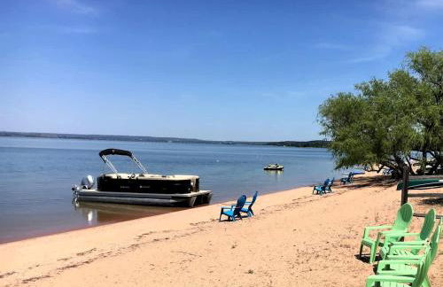 Peaceful Lakefront Cabin with Loft, Beach Access & Sunset Views in Buchanan Dam, Texas - Foto 33