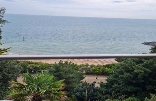 Beach View - A Truly Stunning House Opposite The Sea! Sleeps 10! Families, Friends, Contractors and Pets are all Welcome! - Foto 38
