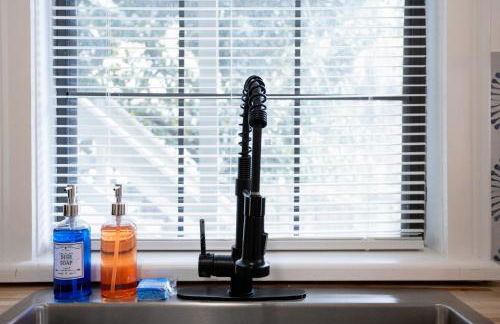 Bright Historic Home, Recently Renovated, Near Downtown, SCAD, & Starland Yard - Foto 17