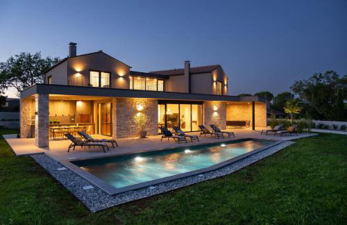 Villa Natura Silente near Rovinj for 8 people with 40 m2 heated pool, sauna & jacuzzi - Photo 1