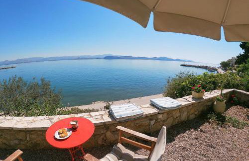 KIVERI 1876 traditional seafront cottage - Photo 3