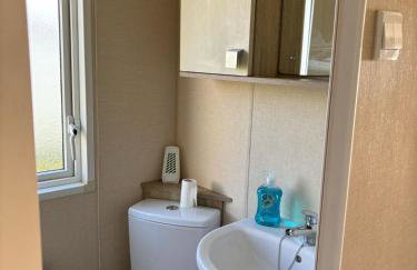 3 Bedroom, Sleep 6, Wi-Fi, Decking, Sea-View, Parking - Photo 6