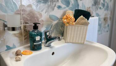SkyView Apartment at Middletown - Sea View & Private Parking - Foto 3
