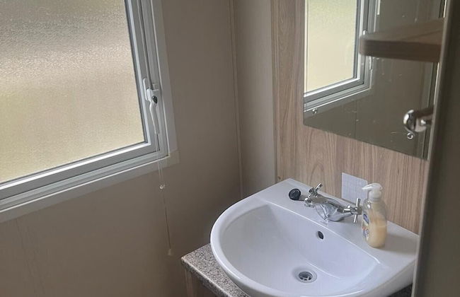 3 Bed Caravan - Sleeps 6 - Pets - 5 min to Beach - Foto 8