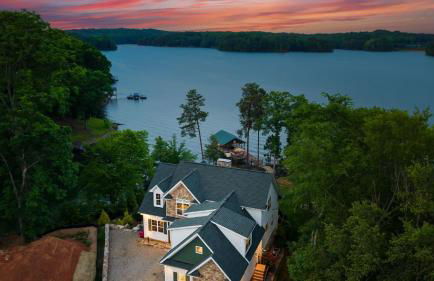 Spacious Waterfront Home on Lake Norman with Firepit Views and Dock Access - Foto 60