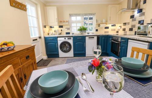 Little Acorns - Photo 13