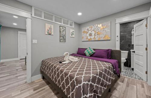 Cozy & Chic Apt King Bed -Free Parking - Foto 3