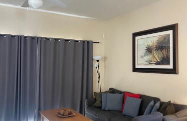 Spacious 4 BR Townhouse with 2 King Size Master Bedrooms, 3 miles to Disney, Free WiFi and Free Parking - Foto 26