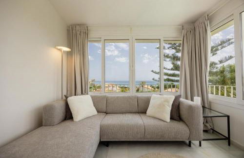 Marbella, Costabella - Beachfront Villa with Heated Pool - Photo 67